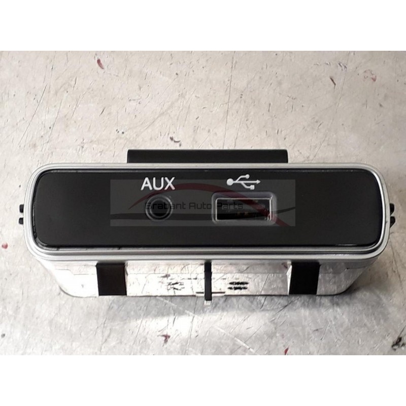 Fiat 500 vanaf 2016, USB aansluiting origineel met AUX